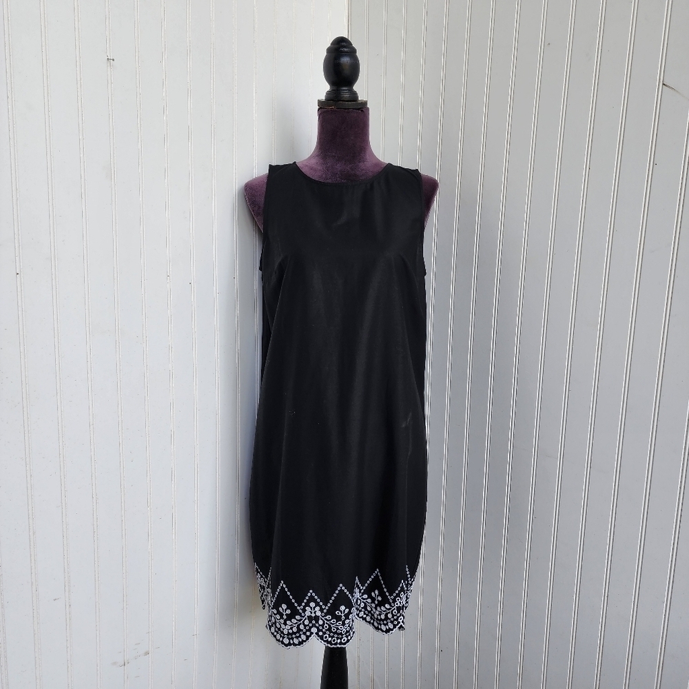 Ann Taylor Loft Shift Dress Black Wht Embroidered Sleeveless Silky Lightweight 8